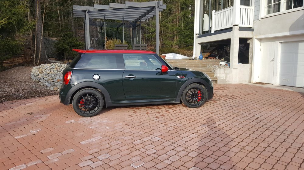 Mini talvipyörillä.jpg