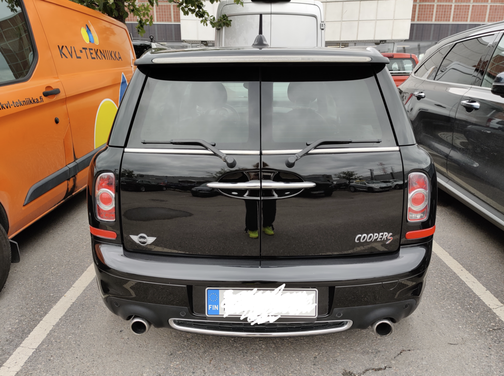 Mini takaovet maalattuna.PNG